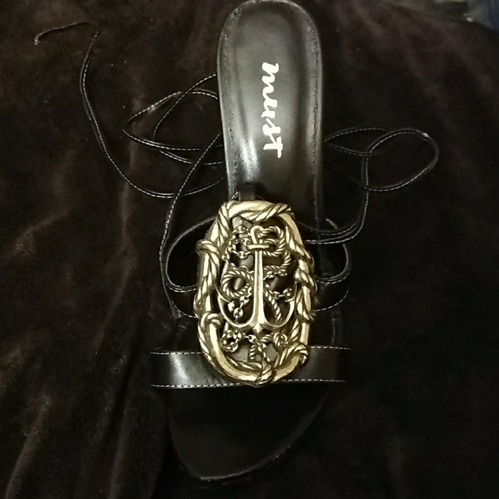 Shoes - Picture 2 of 4